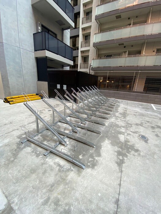 物件外観写真6　(駐輪場)