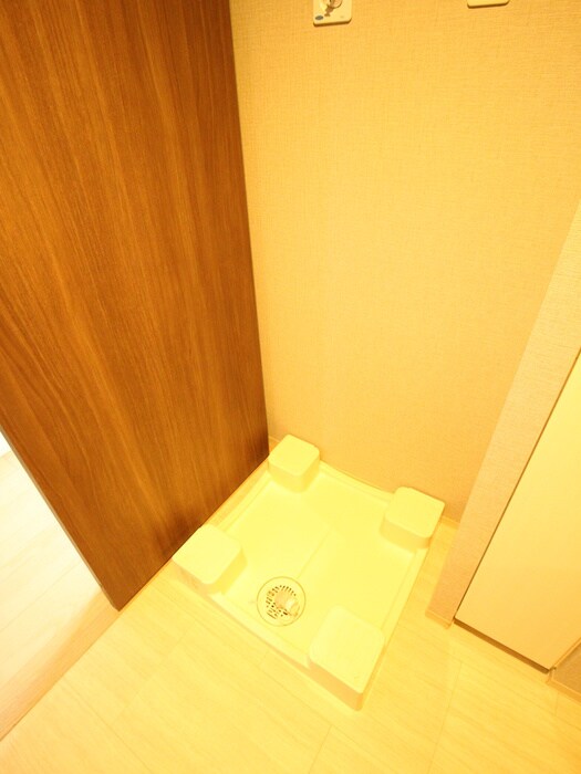 物件内観写真10　(洗濯機置場)