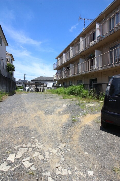 物件外観写真2　(駐車場)