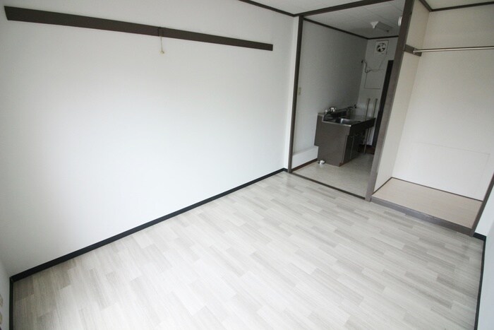 物件内観写真18　(居室)