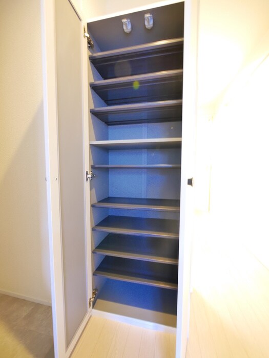 物件内観写真13　(靴箱)