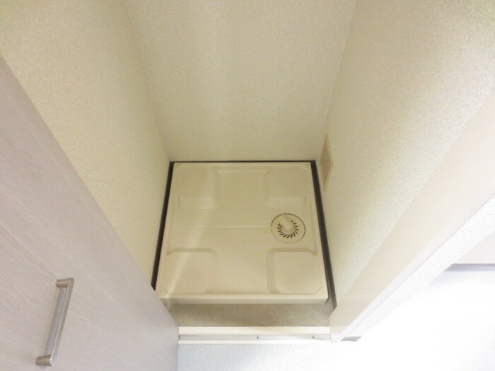 物件内観写真10　(洗濯機置場)