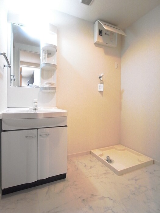 物件内観写真15　(洗濯機置場)