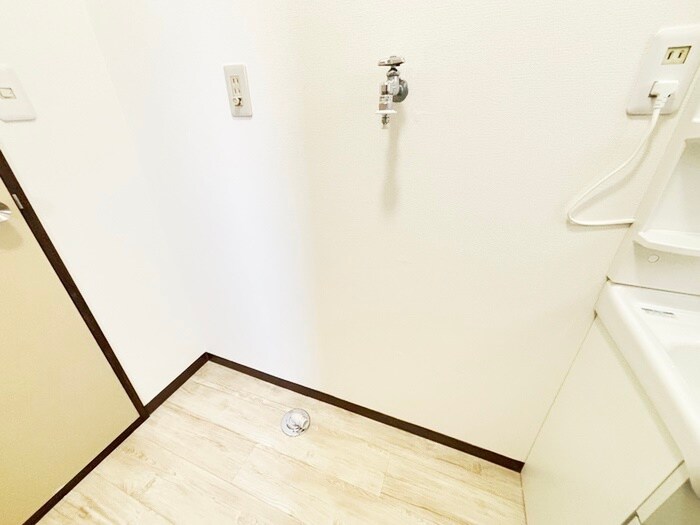 物件内観写真13　(洗濯機置場)