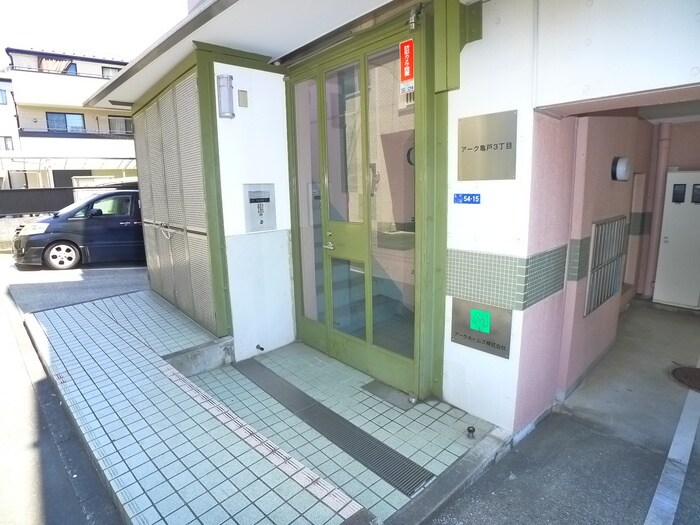 物件外観写真4　(エントランス部分)