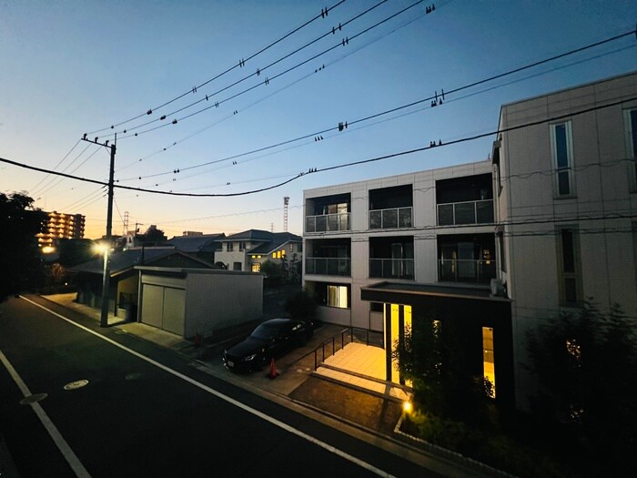 物件内観写真20　(室内からの展望)