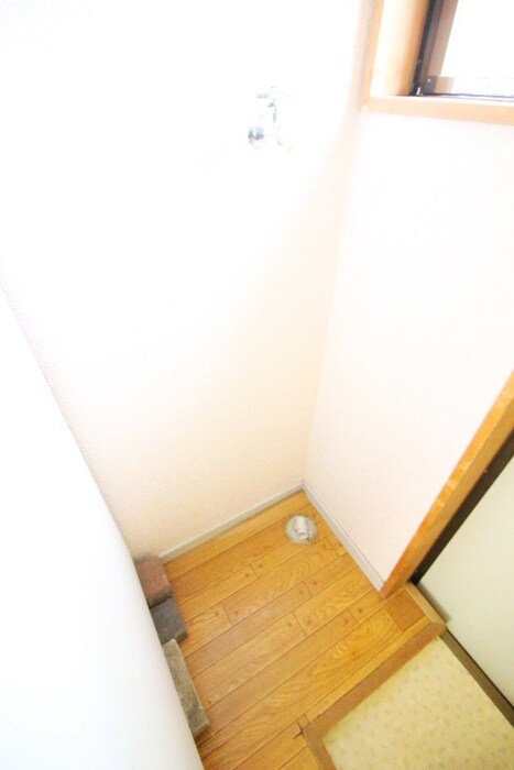 物件内観写真15　(洗濯機置場)