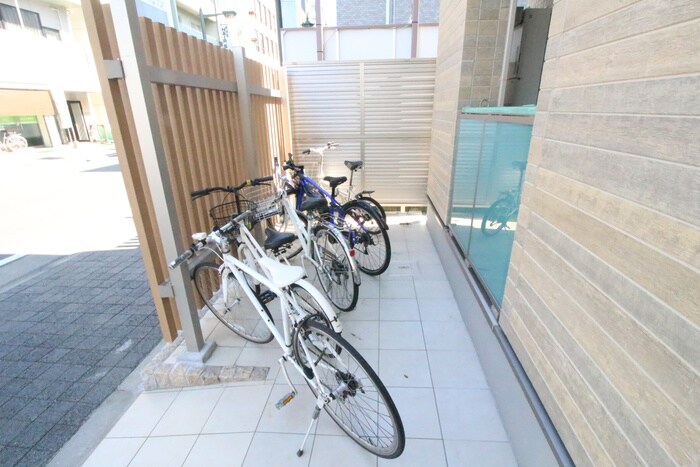 物件外観写真5　(駐輪場)