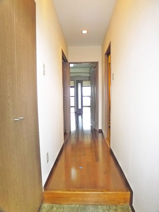 物件内観写真14　(廊下)