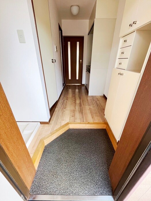 物件内観写真17　(玄関)