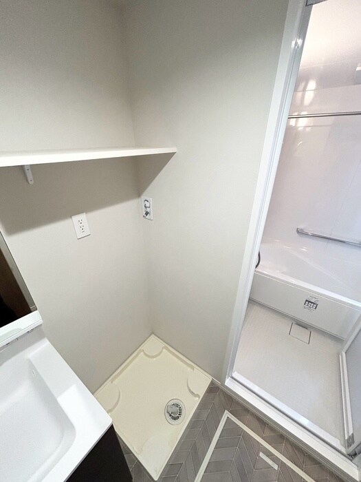 物件内観写真12　(洗濯機置場)