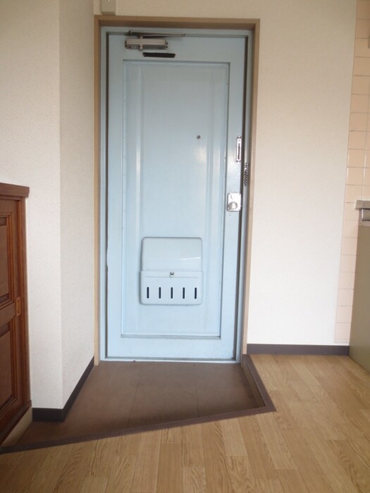 物件内観写真7　(玄関)