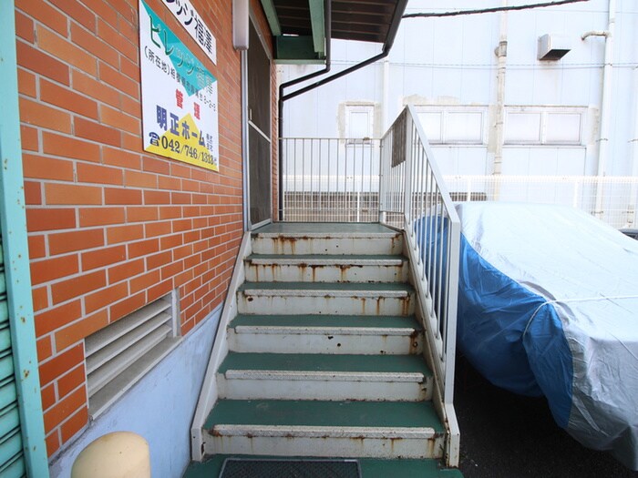 物件外観写真3　(エントランス部分)