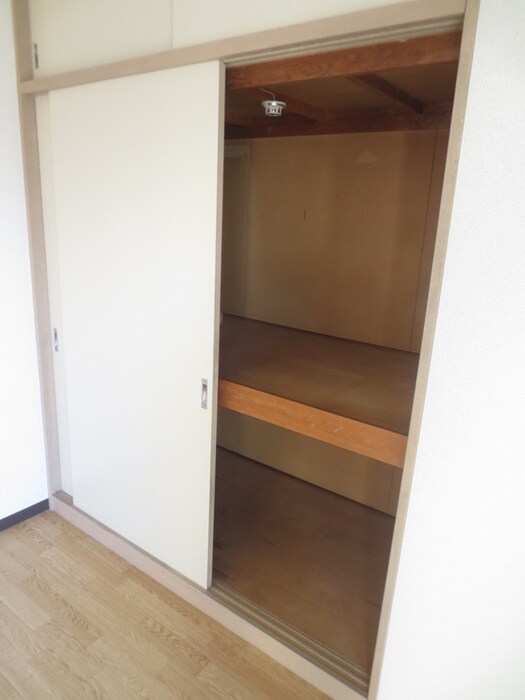 物件内観写真13　(収納)