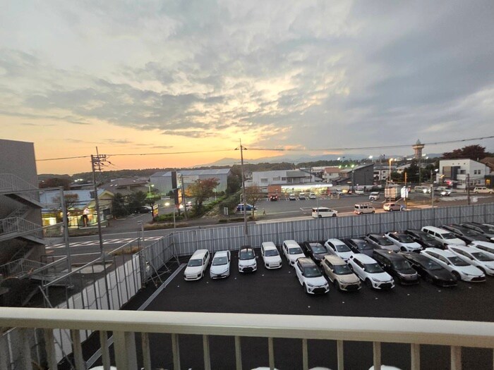 物件内観写真14　(玄関)