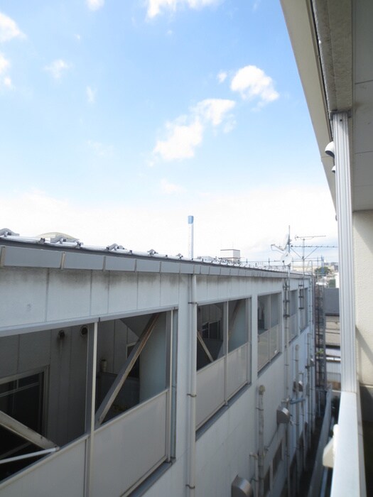 物件内観写真15　(室内からの展望)