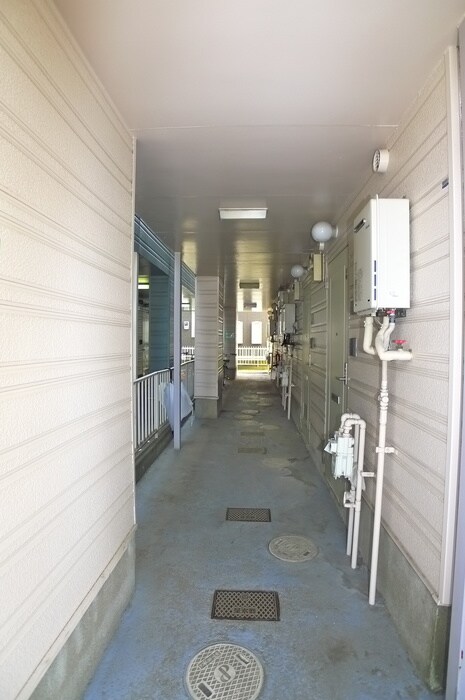 物件外観写真5　(エントランス部分)