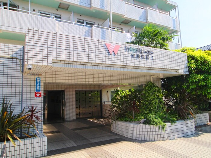 物件外観写真4　(エントランス部分)