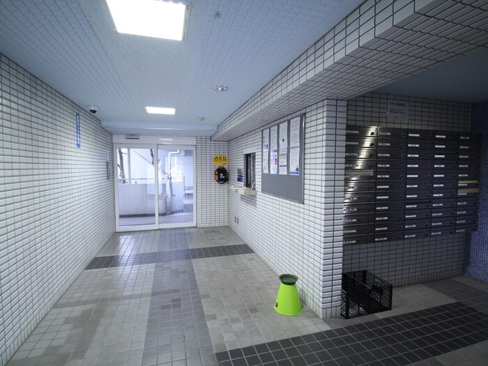 物件外観写真6　(エントランス部分)