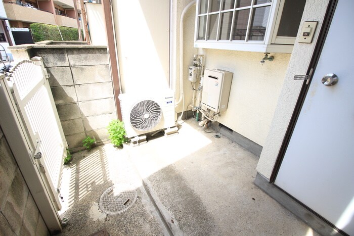 物件内観写真12　(洗濯機置場)