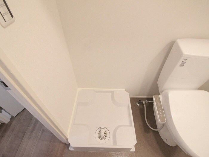 物件内観写真9　(洗濯機置場)