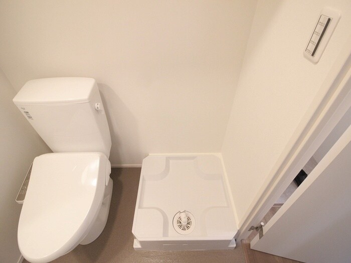 物件内観写真10　(洗濯機置場)