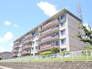 くずは台団地１０号棟（503）外観写真
