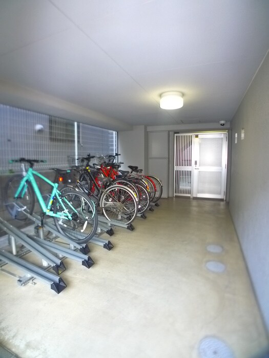 物件外観写真6　(駐輪場)