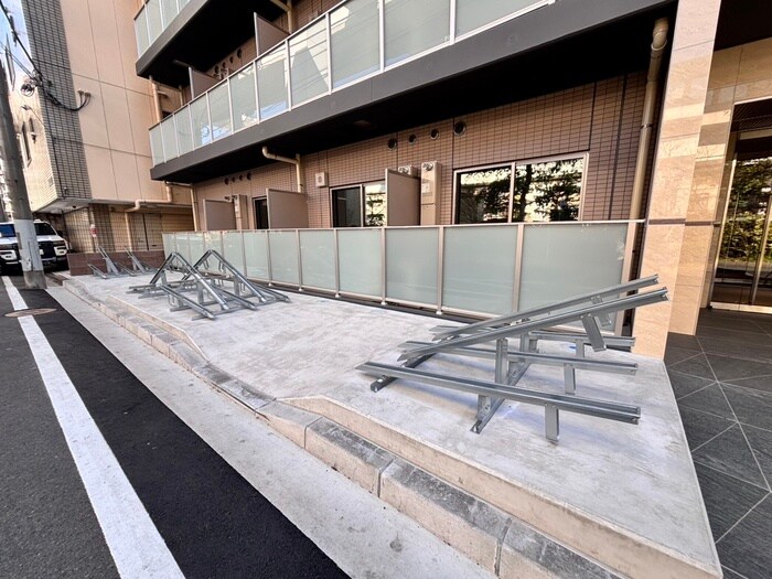 物件外観写真5　(駐輪場)