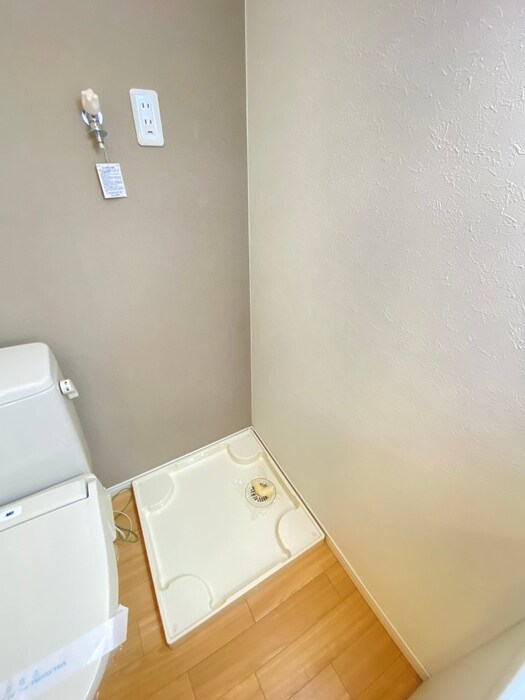 物件内観写真12　(洗濯機置場)