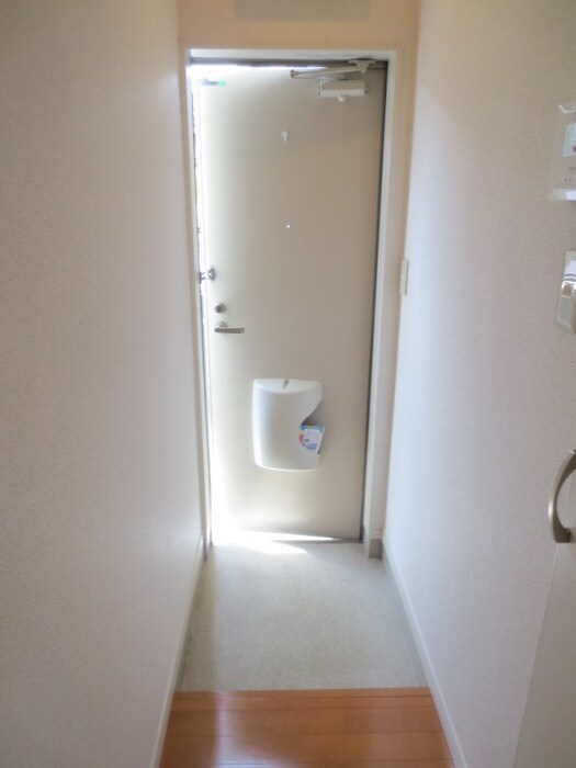 物件内観写真14　(玄関)