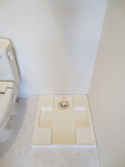 物件内観写真15　(洗濯機置場)