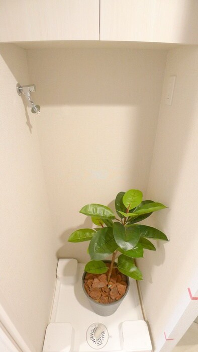 物件内観写真13　(洗濯機置場)