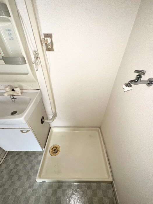 物件内観写真16　(洗濯機置場)