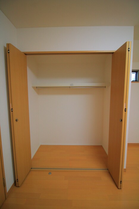 物件内観写真12　(収納)