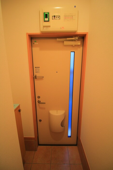 物件内観写真17　(玄関)