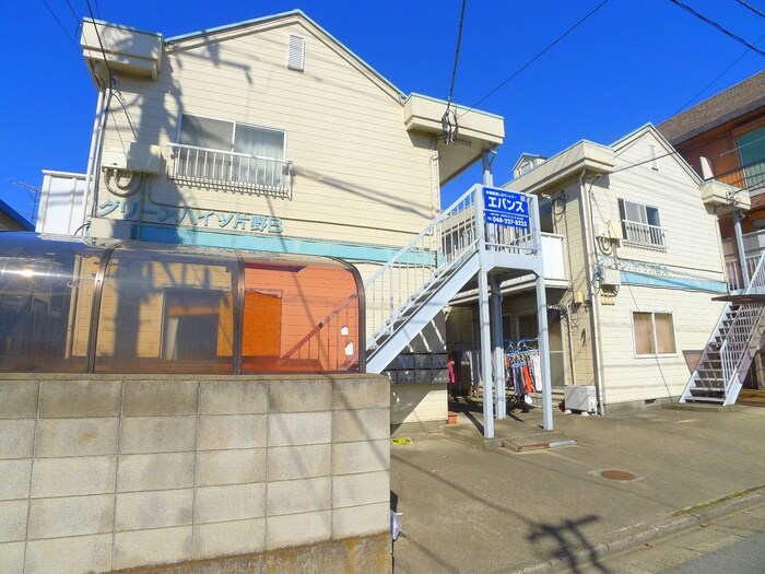 物件外観写真2　(エントランス部分)