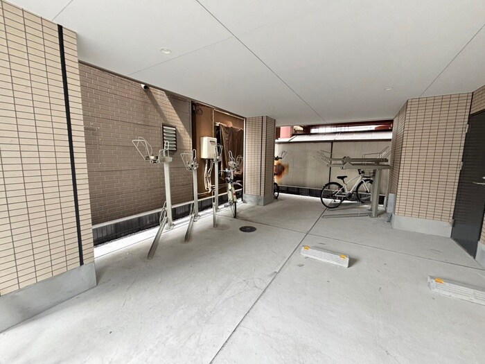 物件外観写真6　(駐輪場)