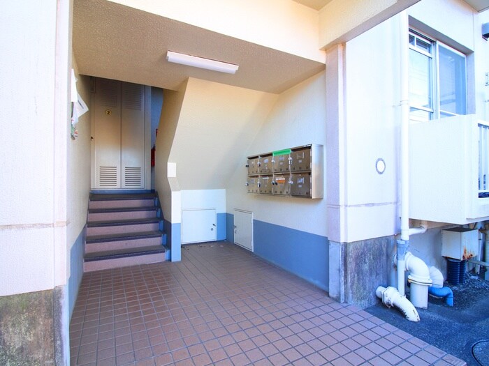 物件外観写真2　(エントランス部分)