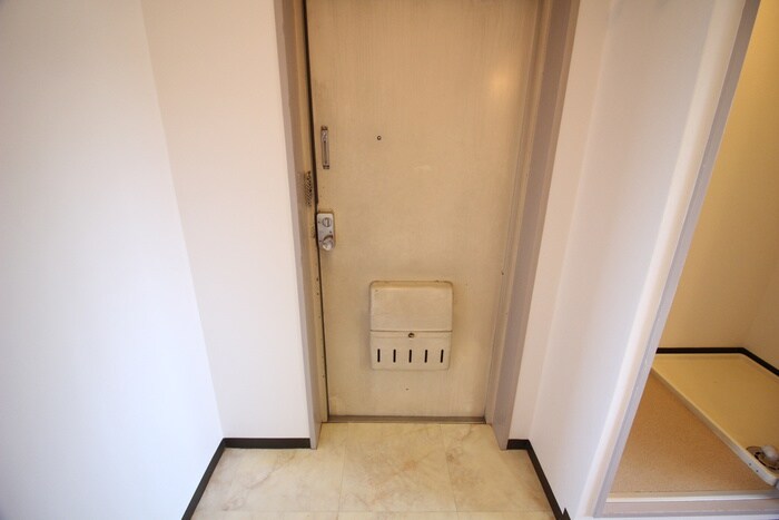 物件内観写真17　(玄関)
