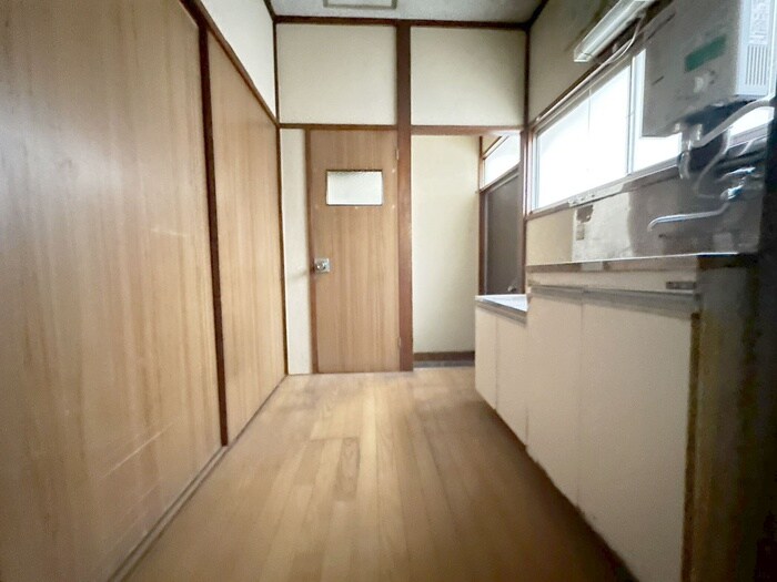 物件内観写真18　(廊下)