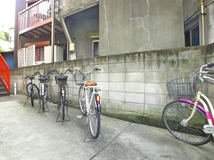 物件外観写真6　(駐輪場)