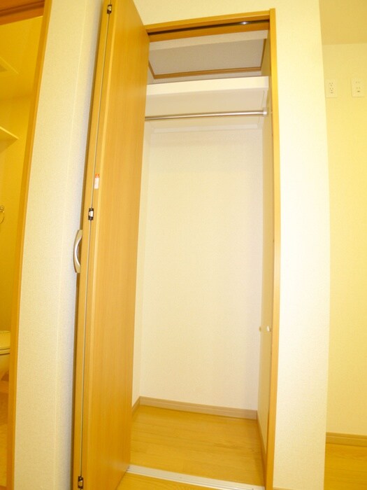 物件内観写真12　(収納)