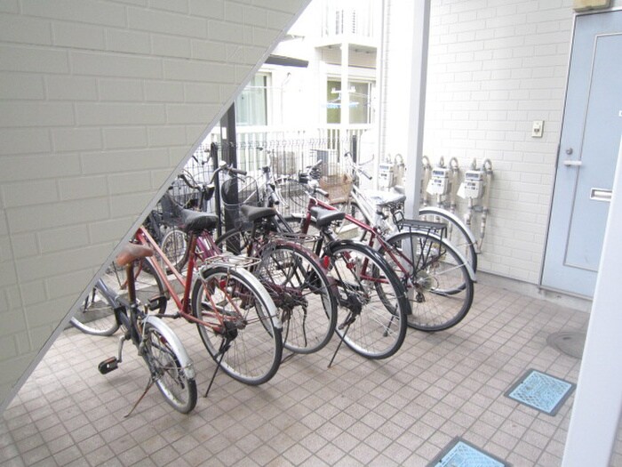 物件外観写真6　(駐輪場)