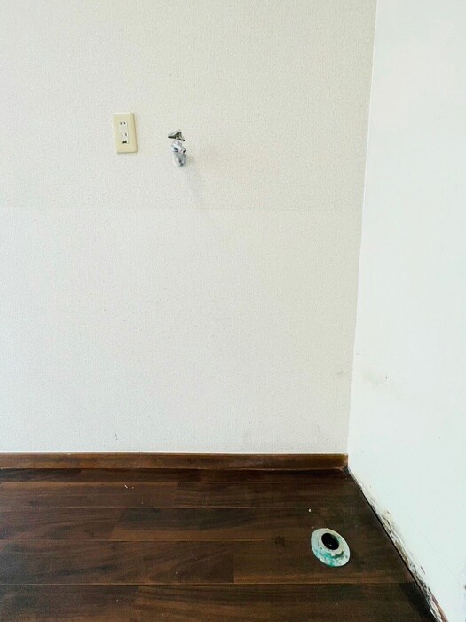 物件内観写真14　(洗濯機置場)