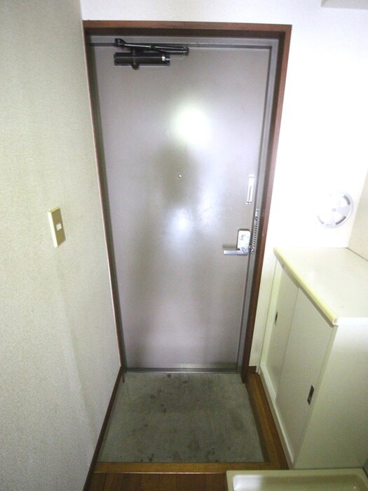 物件内観写真18　(玄関)