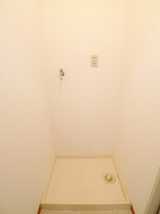 物件内観写真13　(洗濯機置場)