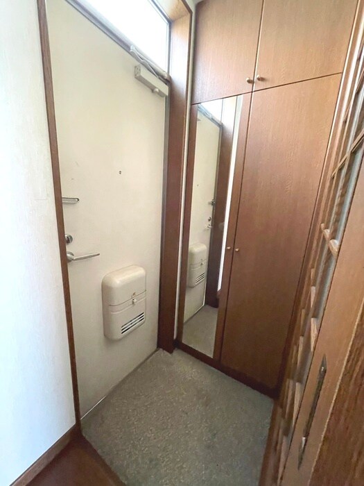 物件内観写真14　(玄関)