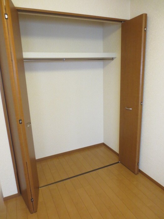 物件内観写真12　(収納)