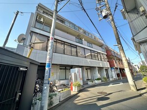 エクレ―ルひばり外観写真